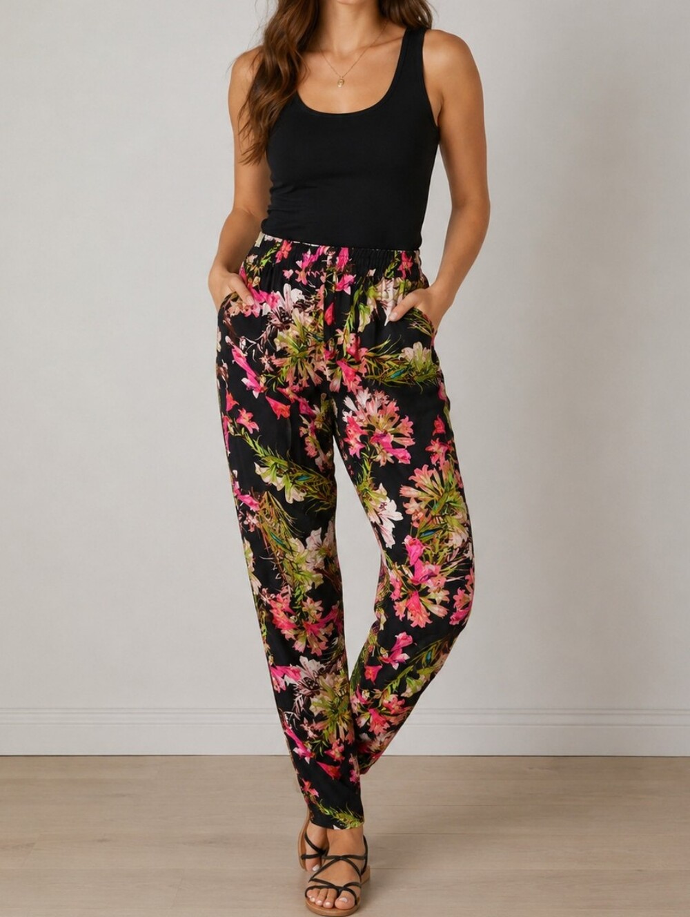 Lovers & Friends Tropical Floral Print Tapered Leg Pull On Pants Size XS